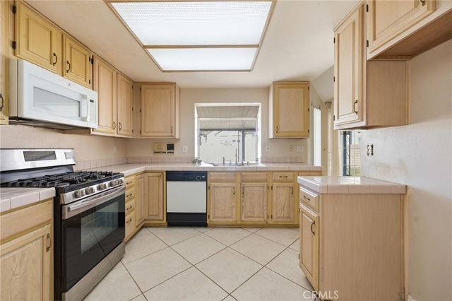 13353 Lakeport, Moreno Valley, CA 92555