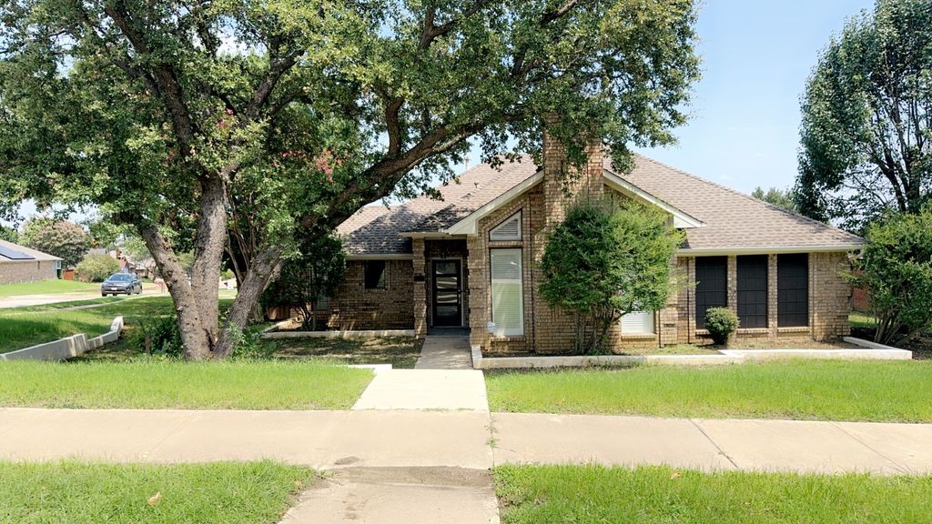 3726 Cromwell Drive, Carrollton, TX 75007