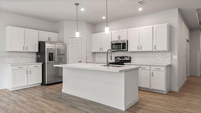 7704 Pacific Ave, Fort Pierce, FL 34951
