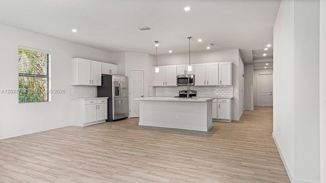 7704 Pacific Ave, Fort Pierce, FL 34951