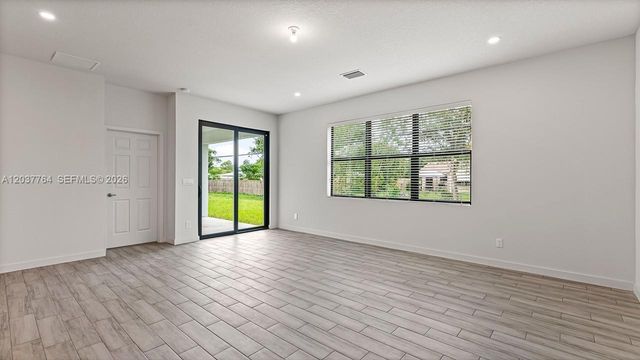 7704 Pacific Ave, Fort Pierce, FL 34951