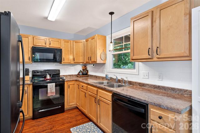 12 Jubilee Circle, Black Mountain, NC 28711