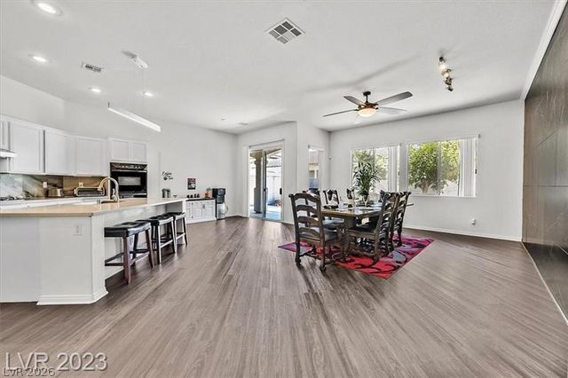 8086 Lapis Harbor Avenue, Las Vegas, NV 89117