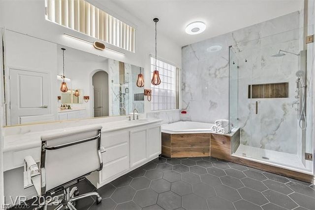 8086 Lapis Harbor Avenue, Las Vegas, NV 89117