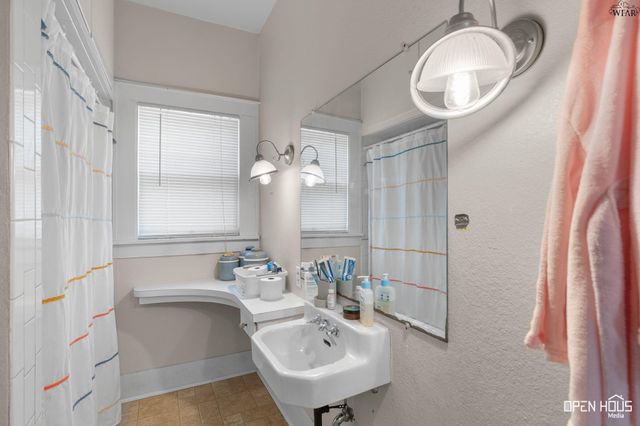 2001 VICTORY AVENUE, Wichita Falls, TX 76301