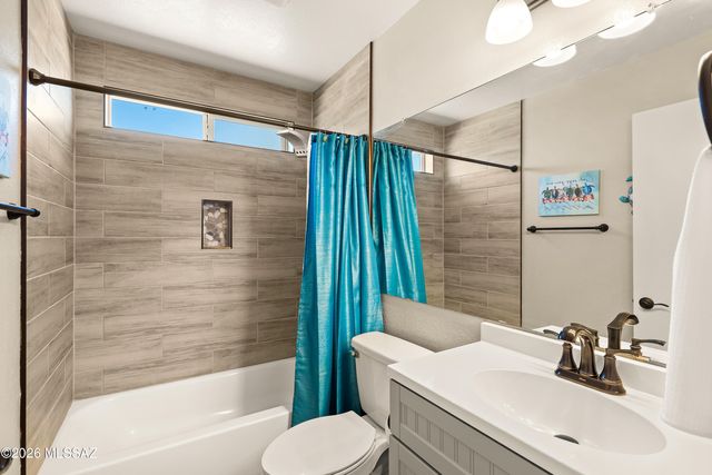 2642 S Black Moon Drive, Tucson, AZ 85730