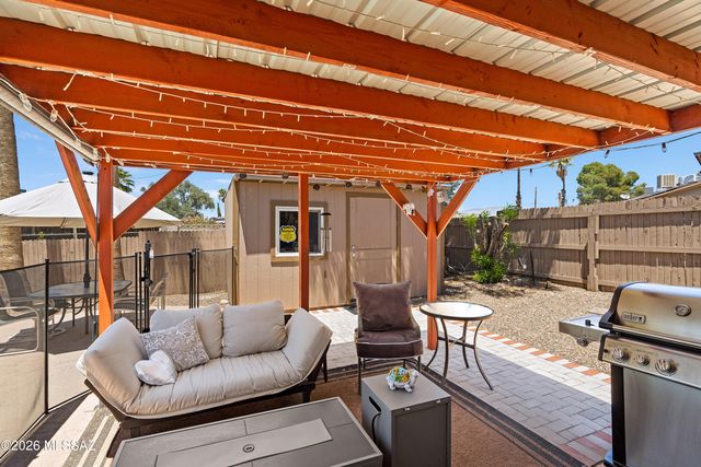 2642 S Black Moon Drive, Tucson, AZ 85730