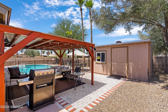 2642 S Black Moon Drive, Tucson, AZ 85730