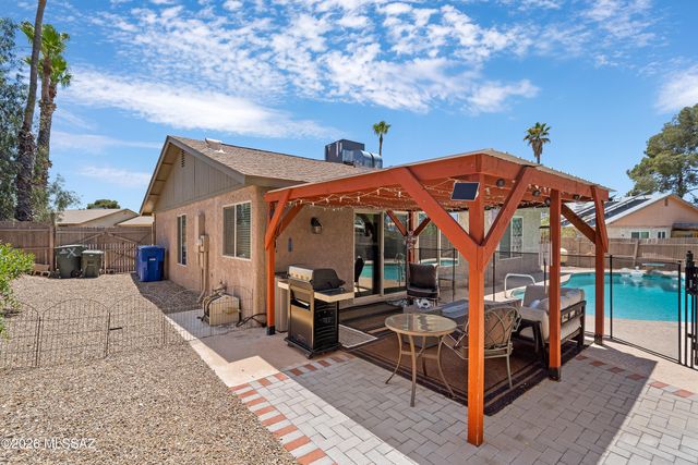2642 S Black Moon Drive, Tucson, AZ 85730