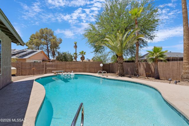 2642 S Black Moon Drive, Tucson, AZ 85730
