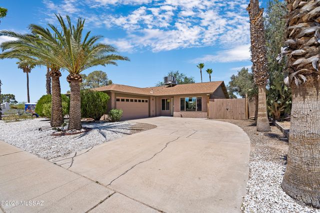 2642 S Black Moon Drive, Tucson, AZ 85730