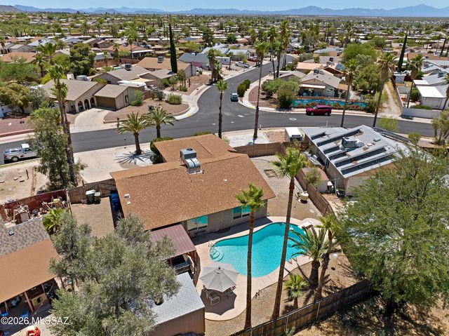 2642 S Black Moon Drive, Tucson, AZ 85730