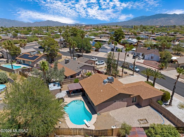2642 S Black Moon Drive, Tucson, AZ 85730