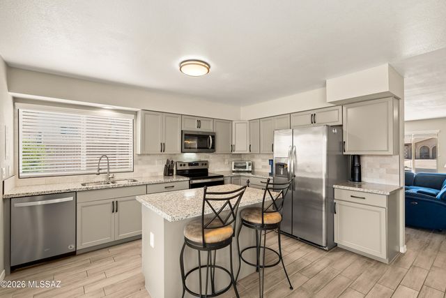 2642 S Black Moon Drive, Tucson, AZ 85730