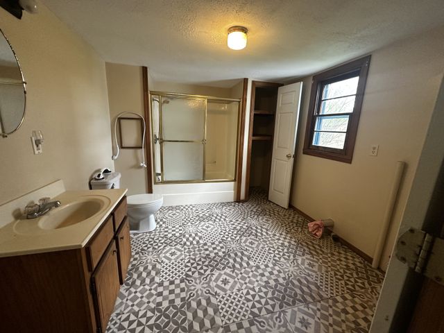 455 Eagle Factory Rd, Lawrenceburg, TN 38464