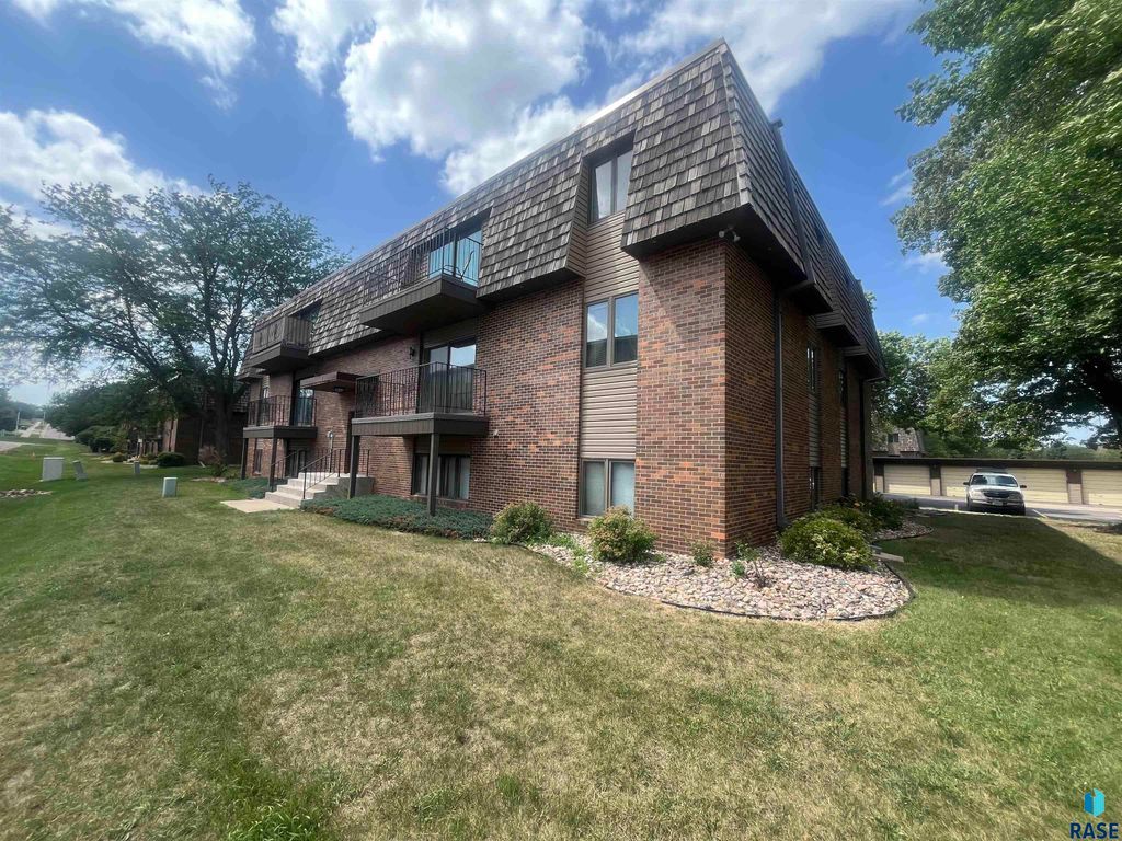 3552 S Gateway Blvd Boulevard 204, Sioux Falls, SD 57106