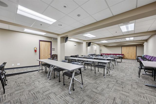 1100 8th Avenue, Marion, IA 52302