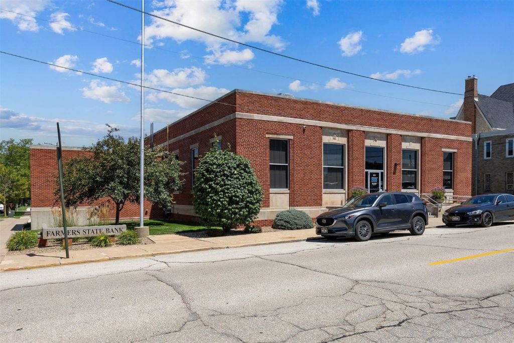 1100 8th Avenue, Marion, IA 52302