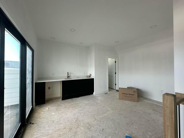 1083 W 3rd Avenue, Columbus, OH 43212