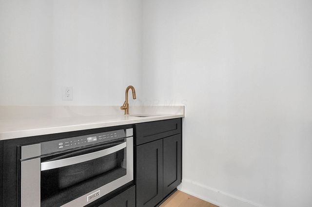 1083 W 3rd Avenue, Columbus, OH 43212