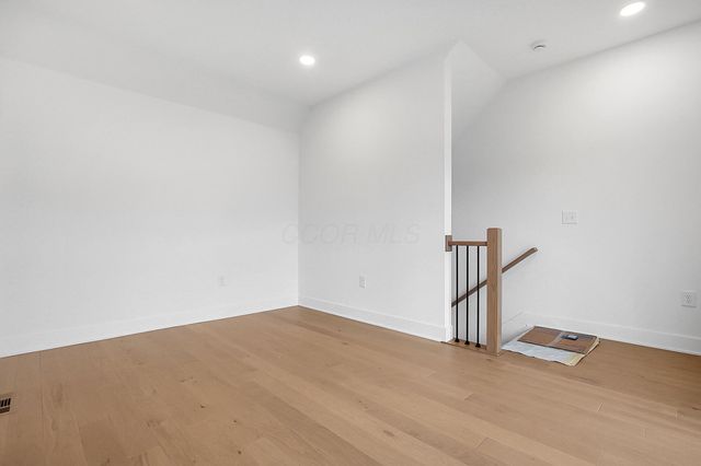 1083 W 3rd Avenue, Columbus, OH 43212