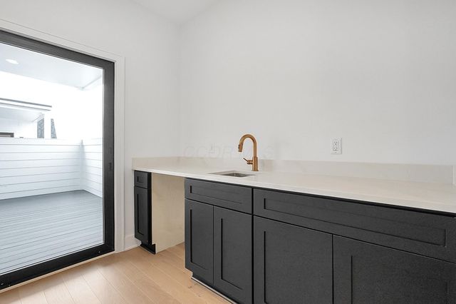 1083 W 3rd Avenue, Columbus, OH 43212