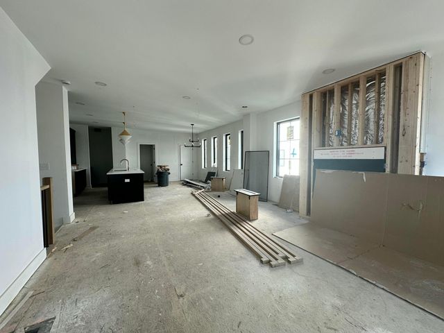 1083 W 3rd Avenue, Columbus, OH 43212