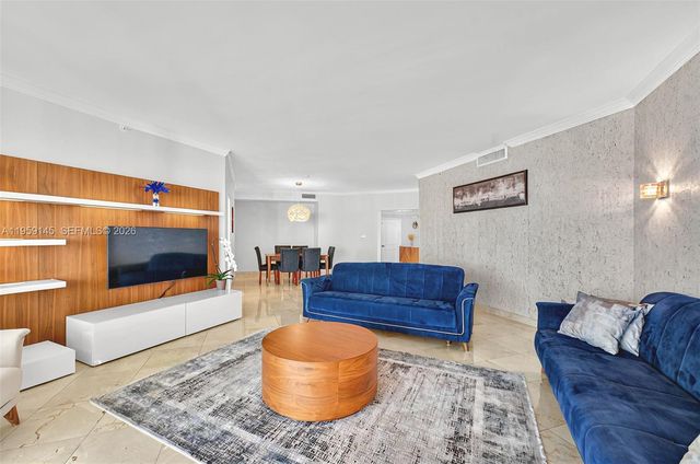 21050 Point Place 2301, Aventura, FL 33180