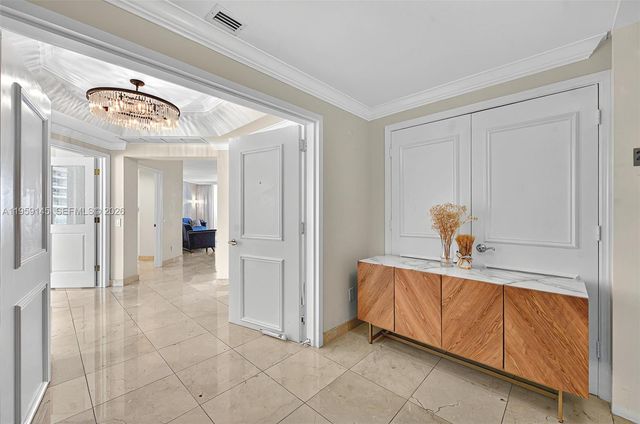21050 Point Place 2301, Aventura, FL 33180