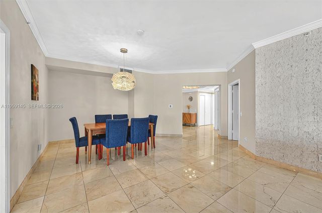 21050 Point Place 2301, Aventura, FL 33180