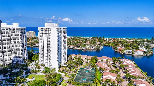 21050 Point Place 2301, Aventura, FL 33180
