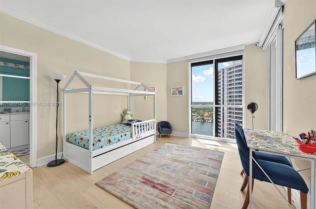 21050 Point Place 2301, Aventura, FL 33180