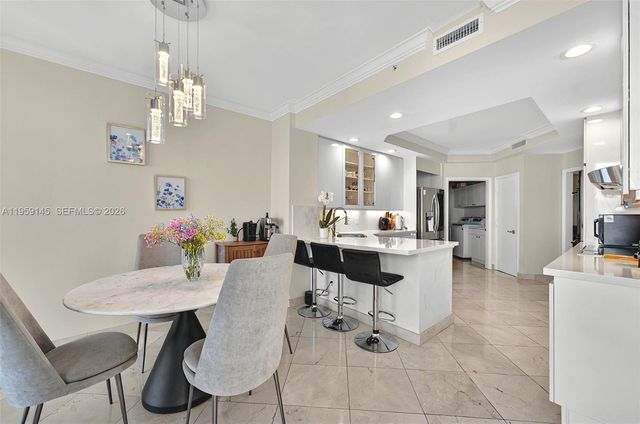 21050 Point Place 2301, Aventura, FL 33180