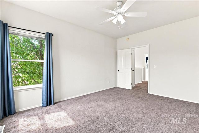 2884 Rough Stone Way, Meridian, ID 83646
