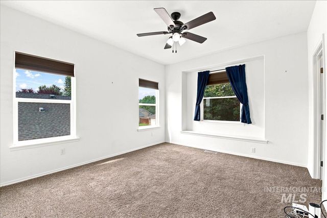 2884 Rough Stone Way, Meridian, ID 83646