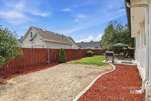 2884 Rough Stone Way, Meridian, ID 83646