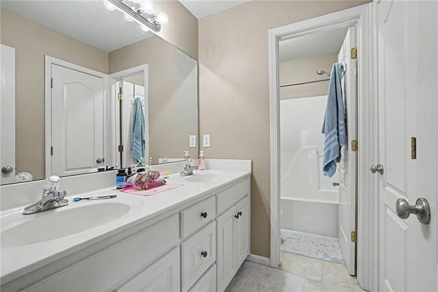 521 Richmond Place, Loganville, GA 30052