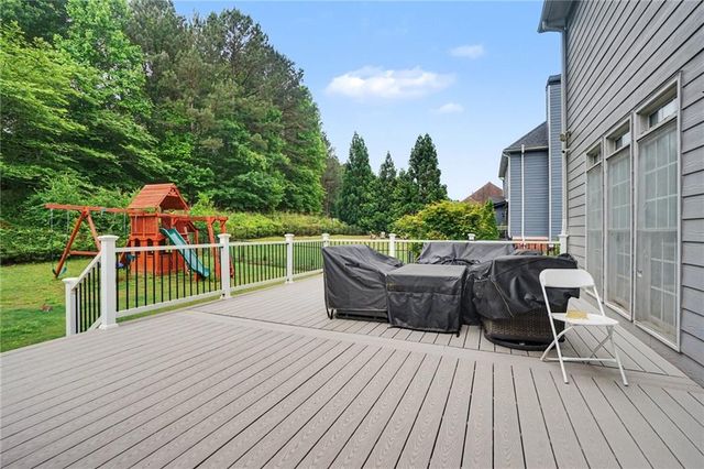 521 Richmond Place, Loganville, GA 30052