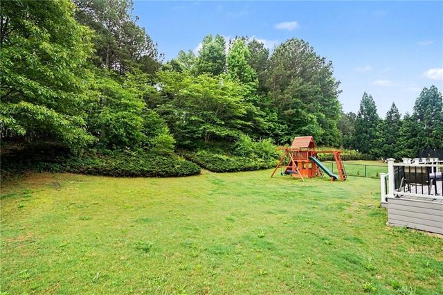 521 Richmond Place, Loganville, GA 30052