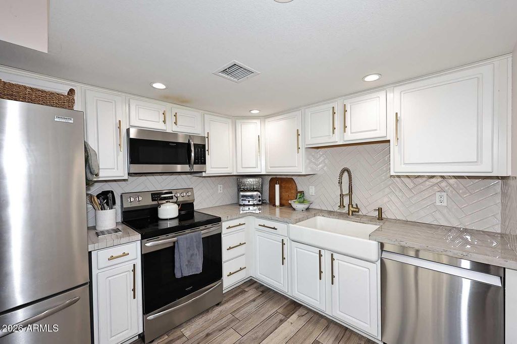 7831 E ROVEY Avenue, Scottsdale, AZ 85250 — exterior