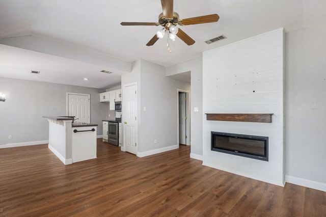 408 Mesquite Drive, Rio Vista, TX 76093