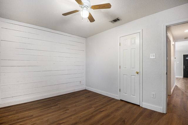 408 Mesquite Drive, Rio Vista, TX 76093