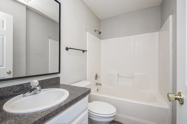 408 Mesquite Drive, Rio Vista, TX 76093