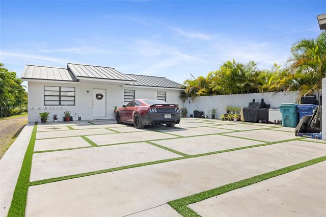 23421 SW 217th Ave, Homestead, FL 33031