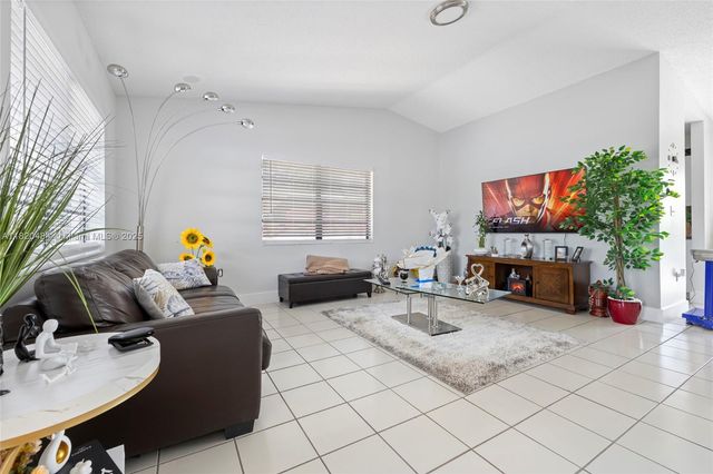 23421 SW 217th Ave, Homestead, FL 33031