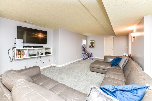 6137 Dado Drive, Noblesville, IN 46062