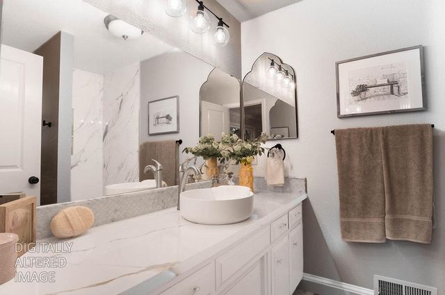 16012 Sycamore Ave, Patterson, CA 95363