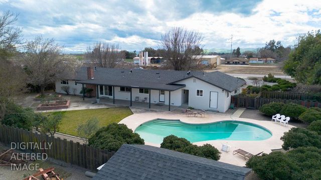 16012 Sycamore Ave, Patterson, CA 95363