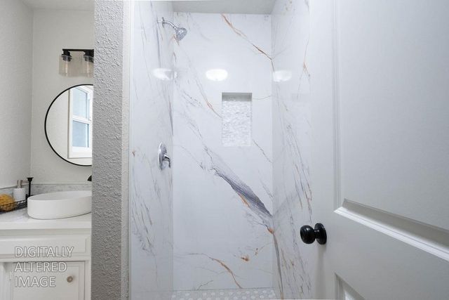 16012 Sycamore Ave, Patterson, CA 95363