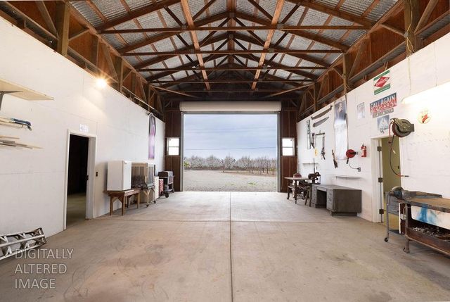 16012 Sycamore Ave, Patterson, CA 95363